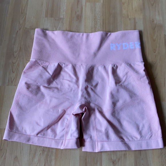 SOLD Ryderwear seamless shorts - Picture 2 of 4
